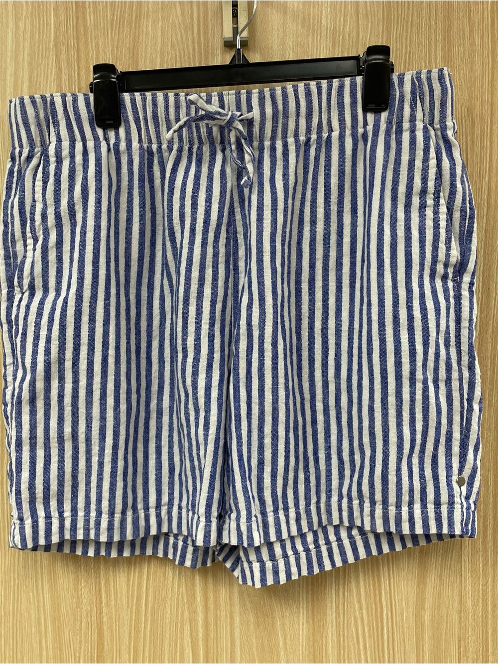 Lands' End White Pinstripe Linen Shorts Size 18